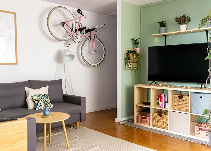 Iron Sunset Apartment