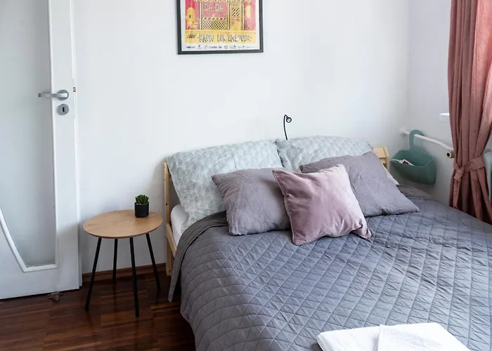 Iron Sunset Apartment